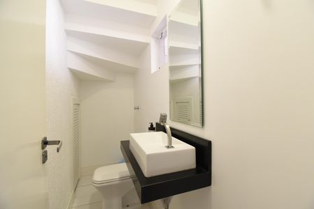 Casa à venda com 211m², 3 quartos e 3 vagasLavabo