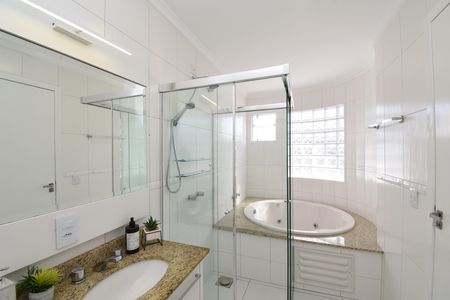 Casa à venda com 211m², 3 quartos e 3 vagasBanheiro da Suíte