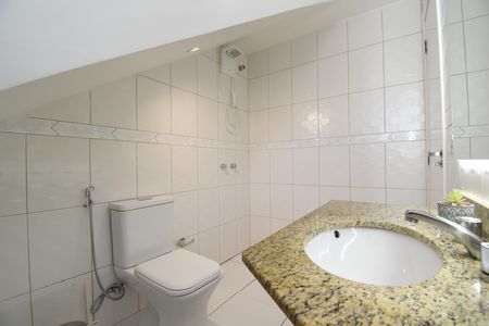 Casa à venda com 211m², 3 quartos e 3 vagasBanheiro do Ático