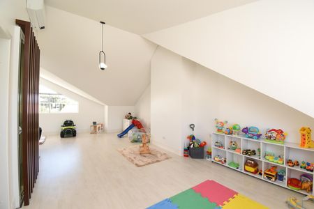 Casa à venda com 211m², 3 quartos e 3 vagasÁtico