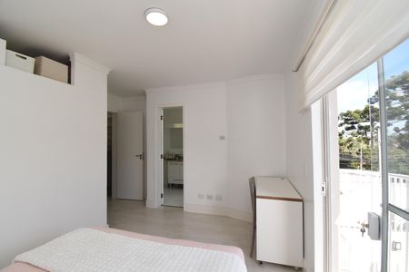 Casa à venda com 211m², 3 quartos e 3 vagasSuíte
