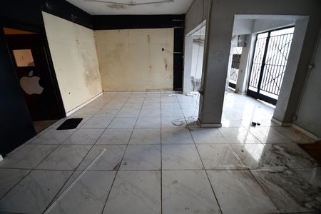 Sala de casa para alugar com 6 quartos, 320m² em Centro, Campinas