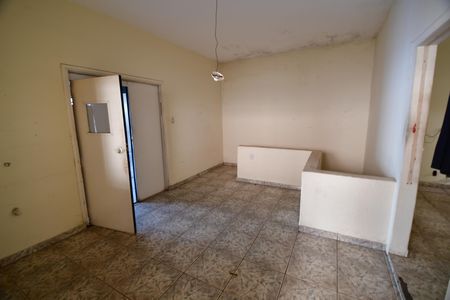 Sala 2 de casa para alugar com 6 quartos, 320m² em Centro, Campinas