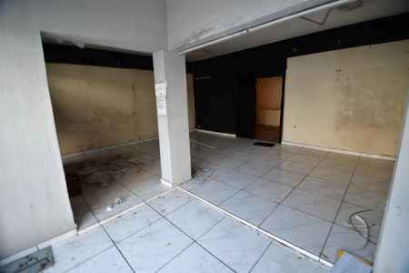 Sala de casa para alugar com 6 quartos, 320m² em Centro, Campinas