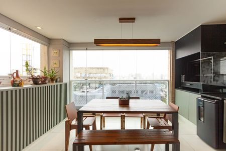 Apartamento à venda com 112m², 3 quartos e 2 vagas Apartamento à venda com 112m², 3 quartos e 2 vagasVaranda