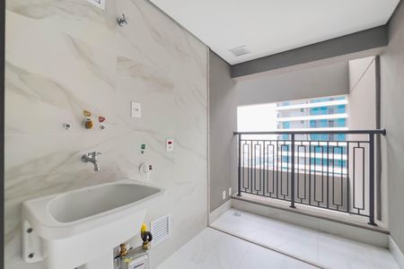 Apartamento à venda com 132m², 3 quartos e 2 vagas Apartamento à venda com 132m², 3 quartos e 2 vagasCozinha e área de serviço