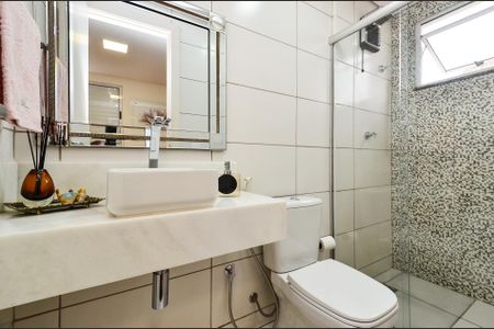 Apartamento à venda com 56m², 2 quartos e 2 vagas Apartamento à venda com 56m², 2 quartos e 2 vagasBanheiro Suíte