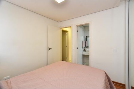 Apartamento à venda com 56m², 2 quartos e 2 vagas Apartamento à venda com 56m², 2 quartos e 2 vagasSuíte