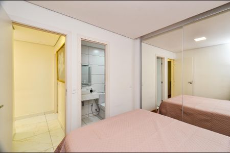 Apartamento à venda com 56m², 2 quartos e 2 vagas Apartamento à venda com 56m², 2 quartos e 2 vagasSuíte