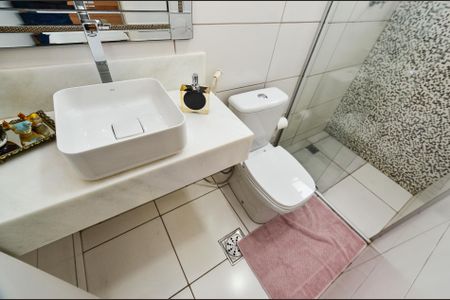Apartamento à venda com 56m², 2 quartos e 2 vagas Apartamento à venda com 56m², 2 quartos e 2 vagasBanheiro Suíte