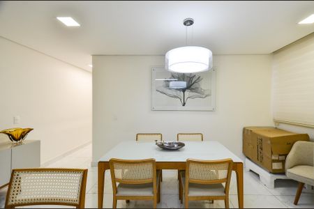 Apartamento à venda com 56m², 2 quartos e 2 vagas Apartamento à venda com 56m², 2 quartos e 2 vagasSala Ambientes