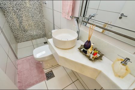 Apartamento à venda com 56m², 2 quartos e 2 vagas Apartamento à venda com 56m², 2 quartos e 2 vagasBanheiro Social