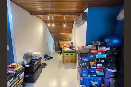 Casa à venda com 110m², 2 quartos e 2 vagasSótão 