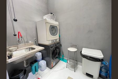 Casa à venda com 110m², 2 quartos e 2 vagasÁrea de serviço 