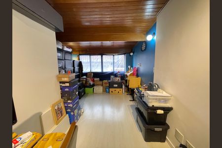 Casa à venda com 110m², 2 quartos e 2 vagasSótão 