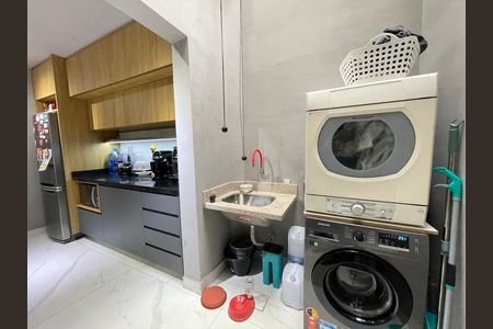 Casa à venda com 110m², 2 quartos e 2 vagasÁrea de serviço 