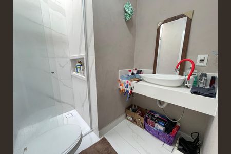 Casa à venda com 110m², 2 quartos e 2 vagasBanheiro 1