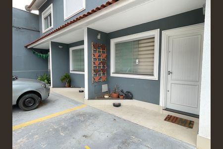 Casa à venda com 110m², 2 quartos e 2 vagasFachada 