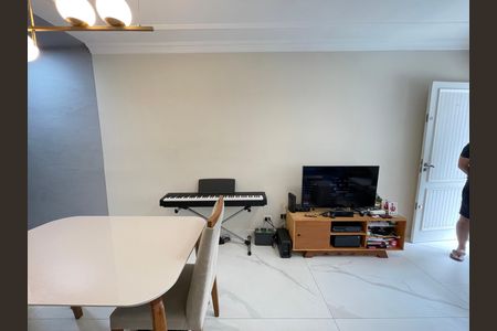 Casa à venda com 110m², 2 quartos e 2 vagasSala