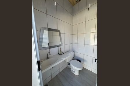 Casa à venda com 496m², 4 quartos e 4 vagasBanheiro da área externa