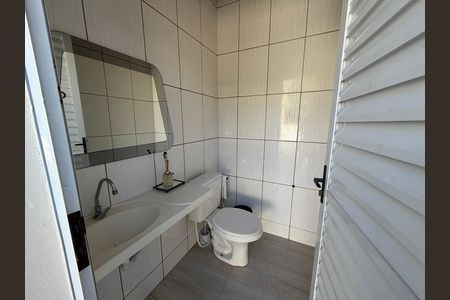 Casa à venda com 496m², 4 quartos e 4 vagasBanheiro da área externa