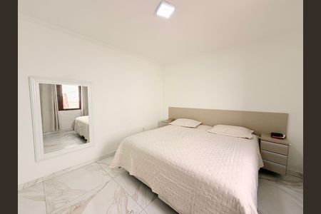 Casa à venda com 496m², 4 quartos e 4 vagasSuíte