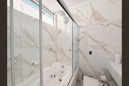 Casa à venda com 496m², 4 quartos e 4 vagasBanheiro da Suíte