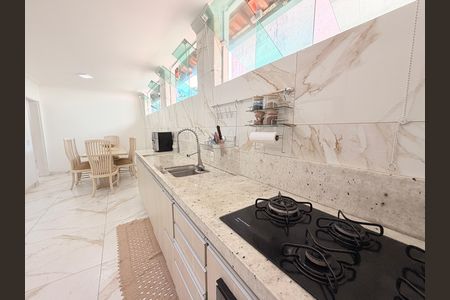 Casa à venda com 496m², 4 quartos e 4 vagasCozinha