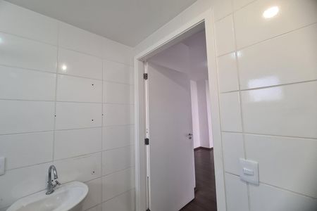 Apartamento para alugar com 46m², 2 quartos e 1 vaga Apartamento para alugar com 46m², 2 quartos e 1 vagaBanheiro