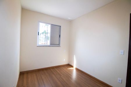 Apartamento para alugar com 46m², 3 quartos e 1 vaga Apartamento para alugar com 46m², 3 quartos e 1 vagaQuarto 01