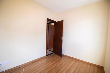 Apartamento para alugar com 46m², 3 quartos e 1 vaga Apartamento para alugar com 46m², 3 quartos e 1 vagaQuarto 02