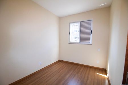 Apartamento para alugar com 46m², 3 quartos e 1 vaga Apartamento para alugar com 46m², 3 quartos e 1 vagaQuarto 02