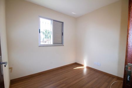 Apartamento para alugar com 46m², 3 quartos e 1 vaga Apartamento para alugar com 46m², 3 quartos e 1 vagaQuarto 02