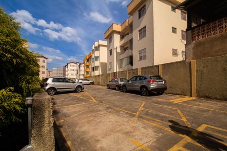 Apartamento para alugar com 46m², 3 quartos e 1 vaga Apartamento para alugar com 46m², 3 quartos e 1 vagaÁrea Comum - Estacionamento vaga livre não demarcada descoberta