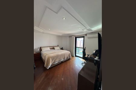 Apartamento à venda com 242m², 4 quartos e 3 vagas Apartamento à venda com 242m², 4 quartos e 3 vagasSuíte