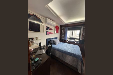 Apartamento à venda com 242m², 4 quartos e 3 vagas Apartamento à venda com 242m², 4 quartos e 3 vagasQuarto 2