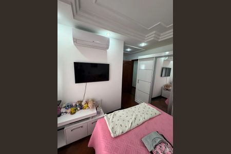 Apartamento à venda com 242m², 4 quartos e 3 vagas Apartamento à venda com 242m², 4 quartos e 3 vagasQuarto