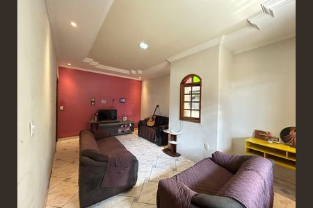 Casa à venda com 88m², 3 quartos e 3 vagas