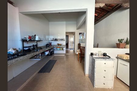 Casa à venda com 88m², 3 quartos e 3 vagas