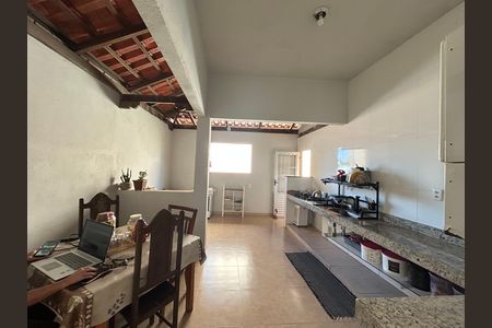 Casa à venda com 88m², 3 quartos e 3 vagas