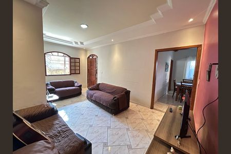 Casa à venda com 88m², 3 quartos e 3 vagas