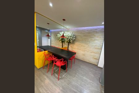 Apartamento à venda com 55m², 2 quartos e 2 vagas Apartamento à venda com 55m², 2 quartos e 2 vagasSala