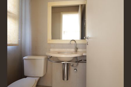 Casa de condomínio à venda com 245m², 4 quartos e 3 vagasLavabo