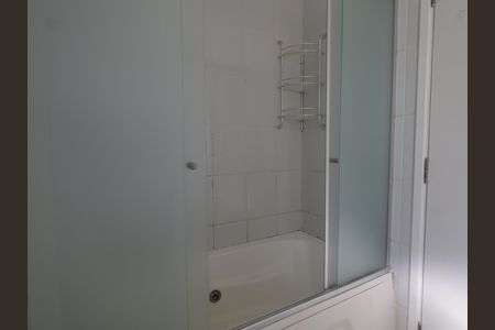 Casa de condomínio à venda com 245m², 4 quartos e 3 vagasBanheiro da Suíte 1