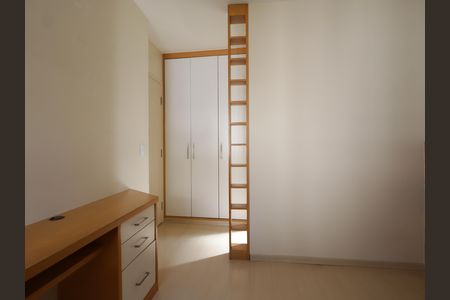 Casa de condomínio à venda com 245m², 4 quartos e 3 vagasSuíte 2