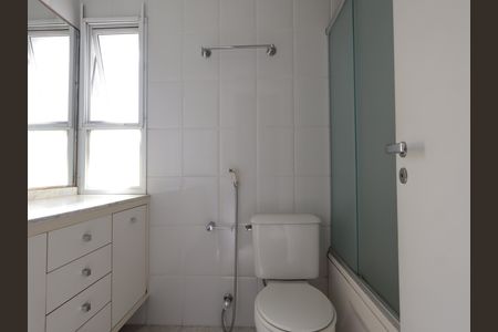 Casa de condomínio à venda com 245m², 4 quartos e 3 vagasBanheiro da Suíte 1