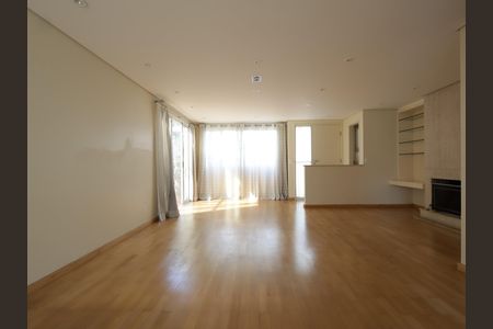 Casa de condomínio à venda com 245m², 4 quartos e 3 vagasSala