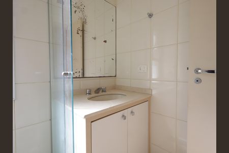 Casa de condomínio à venda com 245m², 4 quartos e 3 vagasBanheiro da Suíte 2