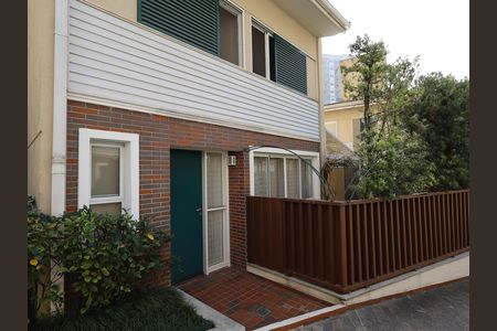 Casa de condomínio à venda com 245m², 4 quartos e 3 vagasFachada