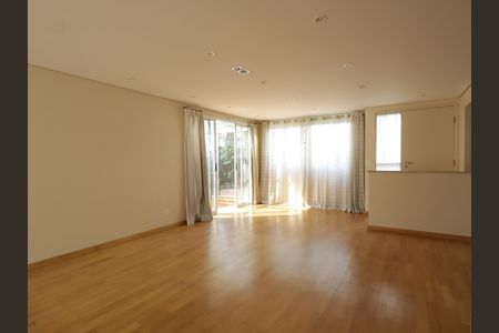 Casa de condomínio à venda com 245m², 4 quartos e 3 vagasSala